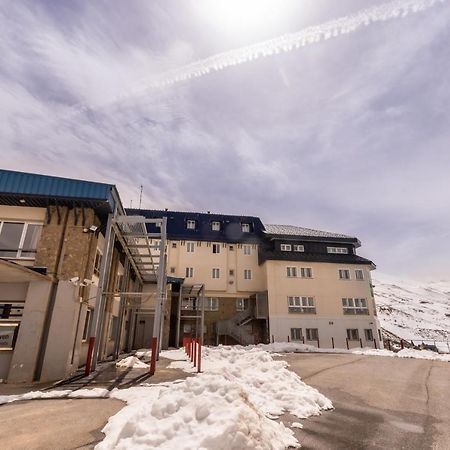 Albergue Inturjoven Sierra Nevada Exterior photo