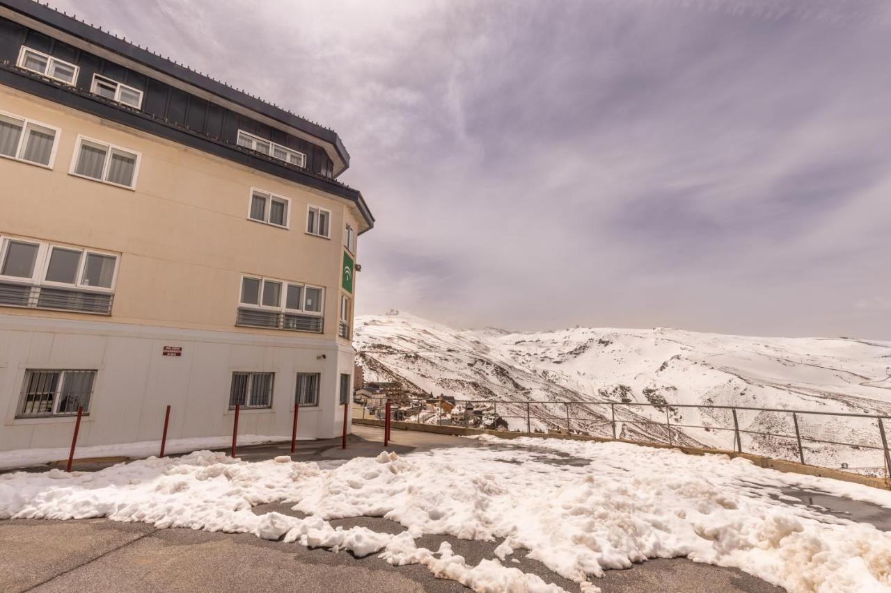 Albergue Inturjoven Sierra Nevada Exterior photo